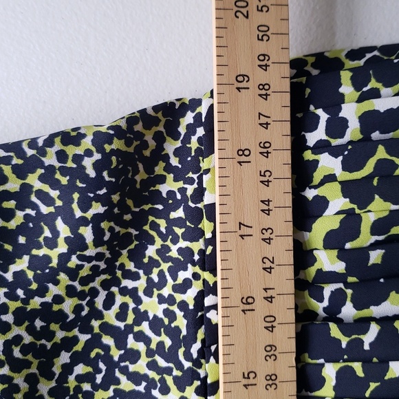 LOFT Animal Print Mini Dress 4 Black Blue Green Pleats Leopard Mobwife Office - Picture 12 of 16